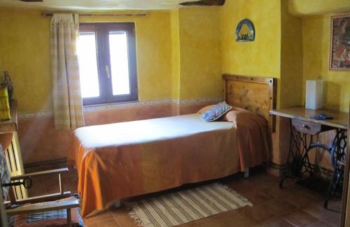 Mediano House | Discover El Ensueño: Pet-Friendly Stay with High Ratings
