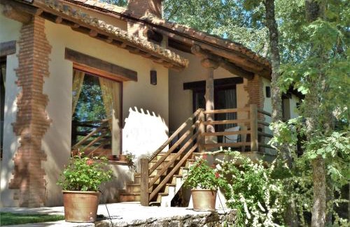 Candeleda House | Discover El Escondite De Pedro Malillo: 4-Star Oceanfront Retreat
