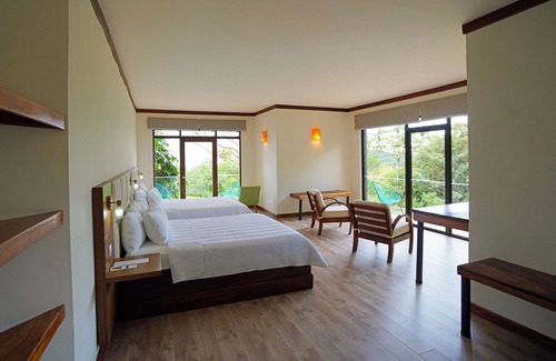 Monteverde Hotel | Explore El Establo Mountain Hotel: Pool, Spa & Family Fun