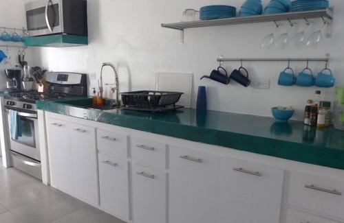 Borinquen House | El Faro Surf House!! Less Than 2 mi From Airport And Surf