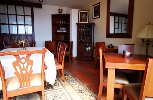 San Francisco House | Discover El Fenix: Family and Pet-Friendly Retreat