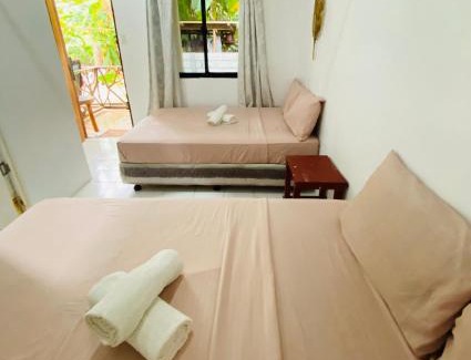 Sandugan House | El Flamenco Guesthouse
