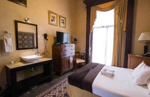 Centro Hotel | Welcoming El Gran Hotel: Family-Friendly & Accessible Stay