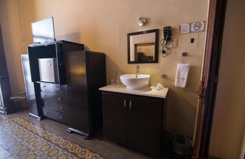 Centro Hotel | Welcoming El Gran Hotel: Family-Friendly & Accessible Stay