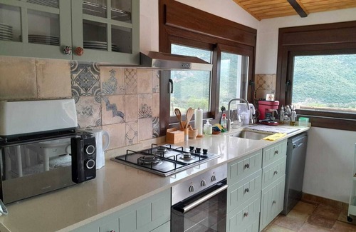 Jimera de Libar Ski Chalet | El Higuerón: Picturesque Retreat with Mountain Views