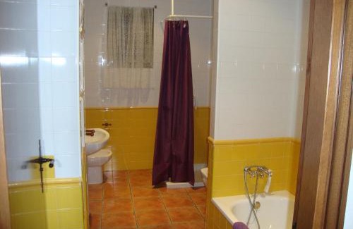 Alia House | Family-Friendly Retreat at El Hogar de Ardwina, Rated 9.2