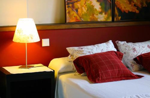 Canicosa House | Experience El Hogar del Fresno: Pet-Friendly Oasis Rated 9.2