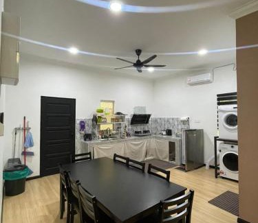 Kampung Pak Madah House | EL Homestay