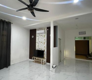 Kampung Pak Madah House | EL Homestay