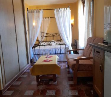 Hueva House | Discover El Horno de Leopoldo: Family-Friendly Getaway