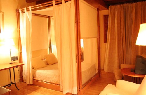 Pedraza Hotel | Discover El Hotel De La Villa: Family-Friendly Retreat