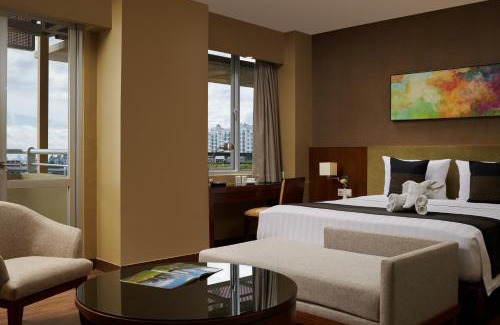 Kelapa Gading Barat Hotel | Discover eL Hotel Jakarta: Family-Friendly with Pool & Spa