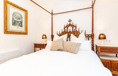 Can Ginebre Apartment | Relax in El Huerto: Oceanfront Apartment with Pool Access