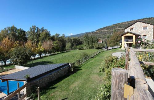 Arfa House | Family-Friendly El Jardí: Ideal Retreat with Pool & Play