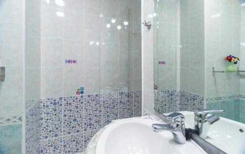 Zamora Apartment | Discover El Jardín de Fray Diego: Family-Friendly Retreat
