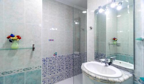 Zamora Apartment | Discover El Jardín de Fray Diego: Family-Friendly Retreat