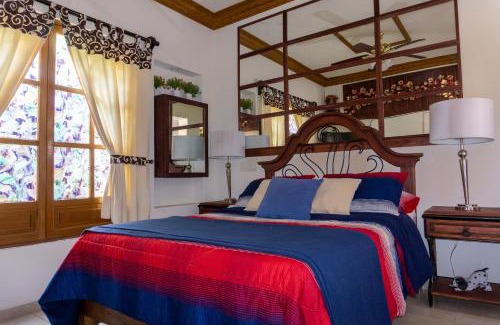 Cuernavaca House | Top-Rated El Jardín del Edén B&B Boutique with Pool & Breakfast