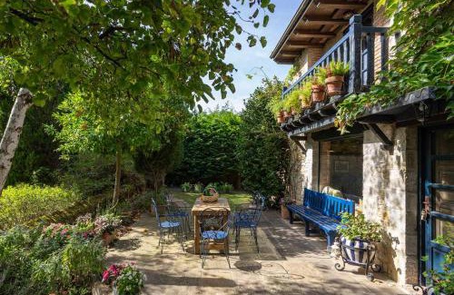 Val De San Vicente Ski Chalet | Discover El Jardín Escondido de Helgueras with Ocean Views