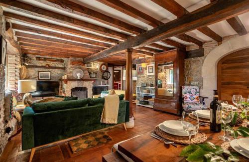 Val De San Vicente Ski Chalet | Discover El Jardín Escondido de Helgueras with Ocean Views