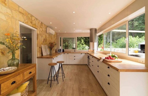 Arenys de Munt Cottage | Discover El Jardi Rural House: Pool, Garden & Barbecue