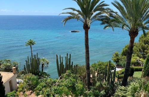 Altea la Vella Bed & Breakfast | Elegant El Jardin Botánico Villa LUZ with Oceanfront Views