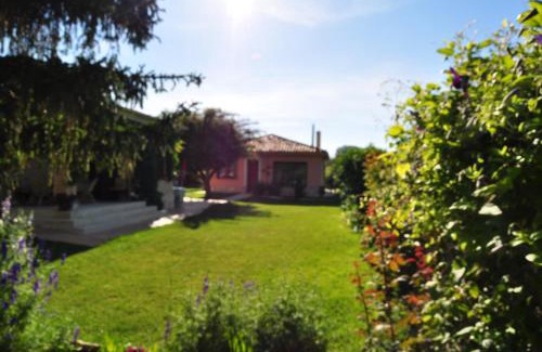 Santibanez del Val House | Discover El Jardin de Manuela: Pet-Friendly & Family Fun