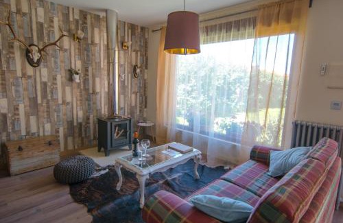 Santibanez del Val House | Discover El Jardin de Manuela: Pet-Friendly & Family Fun