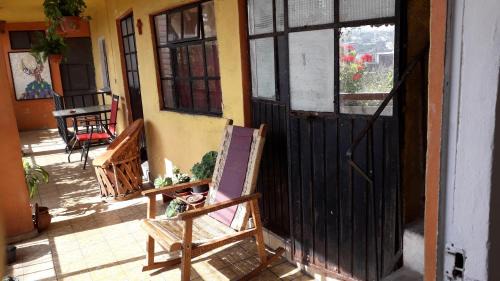 Morelia House | Cozy El Laberinto: Pet-Friendly Stay with Amazing Amenities