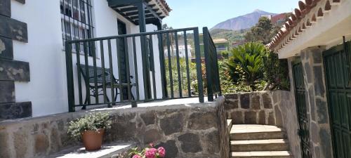 Las Rosas House | Discover Family-Friendly Comfort at El Lagar de Piedra