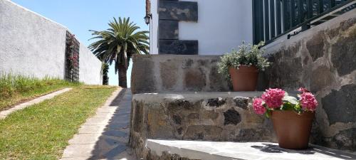 Las Rosas House | Discover Family-Friendly Comfort at El Lagar de Piedra