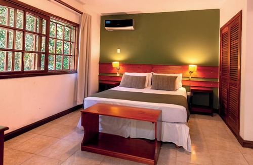 Zona Granja Hotel | Family-Friendly Hotel Cabañas del Leñador with Pool & Spa