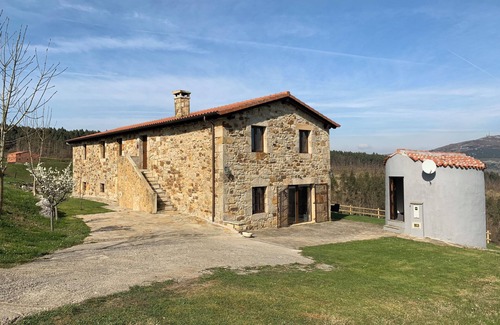 Lierganes Cottage | El Manantial Casa Rural with Breathtaking Views Awaiting You