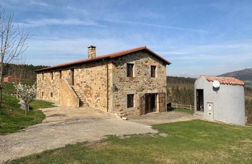 Lierganes House | Discover El Manantial: Family-Friendly Retreat with Great Ratings
