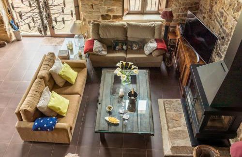 Lierganes House | Discover El Manantial: Family-Friendly Retreat with Great Ratings