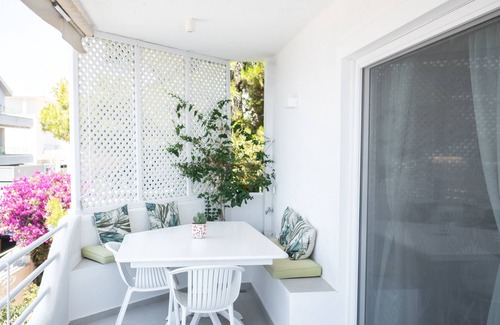 Saronida Apartment | Oceanfront Modern Apartment with Spa in Athens Riviera