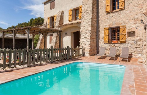 Sant Marti de Tous House | Discover El Mas de Tous: Top-Rated Family-Friendly Retreat