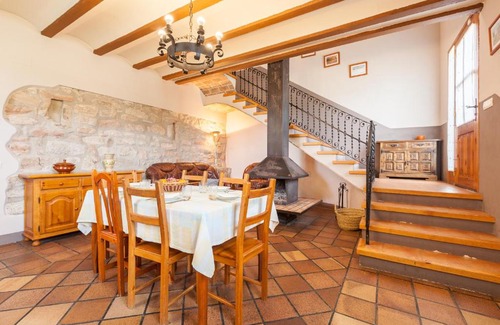 Sant Marti de Tous House | Discover El Mas de Tous: Top-Rated Family-Friendly Retreat