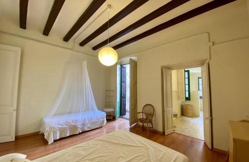 Masnou Villa | Pet-Friendly El Masnou: Perfect Getaway Awaits You