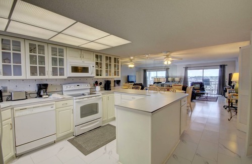 Harold Condo | Oceanfront Escape at El Matador 562 – Top-Rated Stay