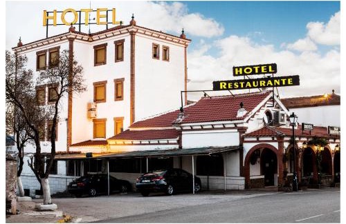 Santa Elena Hotel | Pet-Friendly El Mesón de Despeñaperros with Breakfast Included