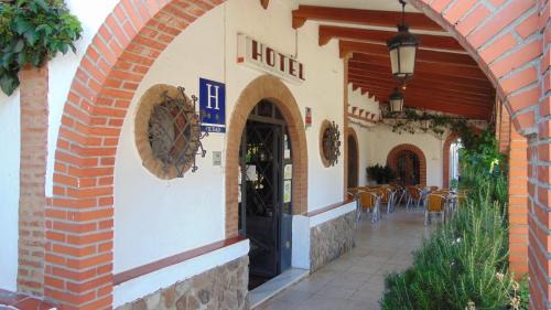 Santa Elena Hotel | Pet-Friendly El Mesón de Despeñaperros with Breakfast Included