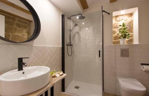 Rodezno Hotel | Elegant Stay at El Mirador de Eloísa - Rated 9.5/10