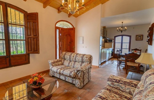 Trapiche Villa | Discover El Mirador de Isabel Vélez-Málaga: Oceanfront Retreat