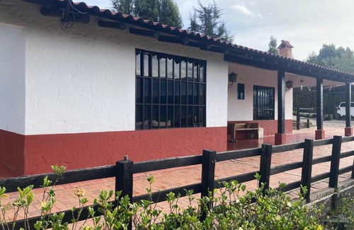 Gambita House | Pet-Friendly Retreat at El Mirador De Los Andes