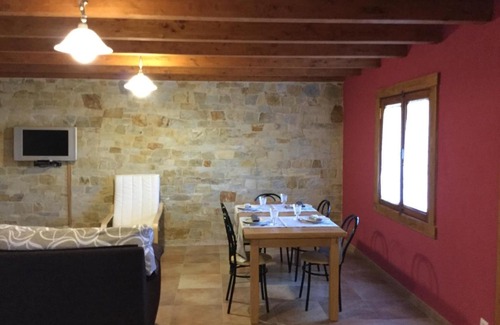 Villar de Otero House | Pet-Friendly Retreat at El Mirador de los Trobos