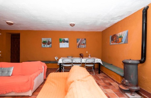 Mairena del Alcor Villa | Discover El Mirador del Acueducto: Pet Friendly Getaway