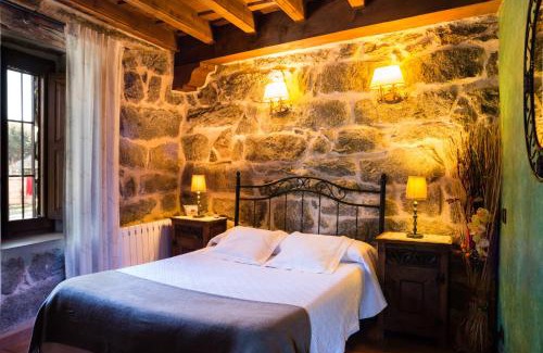 Navaluenga House | Discover El Mirador del Alberche: Pet-Friendly Oasis