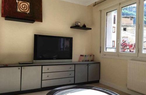 Arnedillo Apartment | Cozy Retreat at El Mirador del Río de Arnedillo
