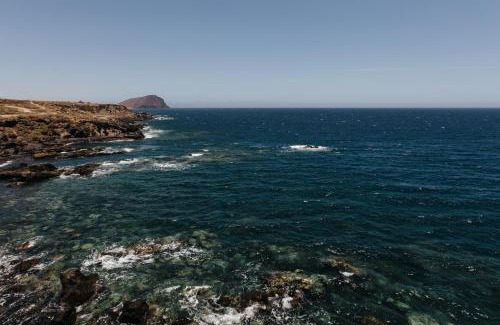 Los Abrigos Apartment | Unforgettable Views at El Mirador: Oceanfront Family Escape