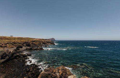 Los Abrigos Apartment | Unforgettable Views at El Mirador: Oceanfront Family Escape